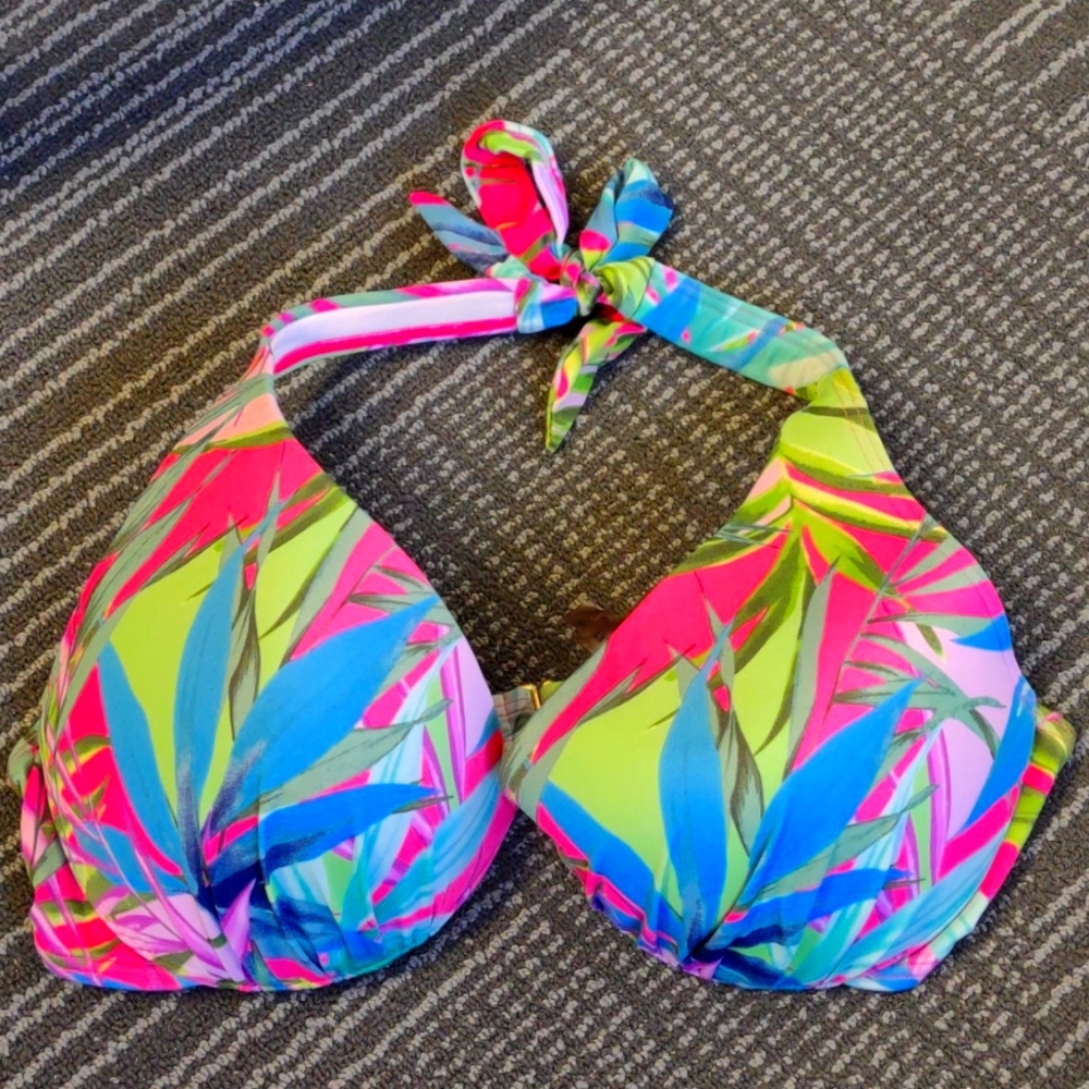 Victoria Secret Swimsuit Top size 36d